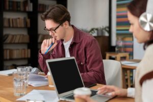 Why Students Need Professional Assignment Help UK (And What Most Ignore)